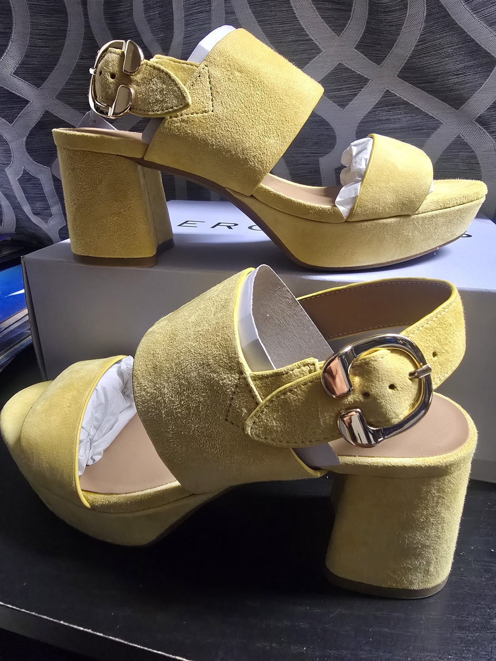 Aerosoles Freesia Suede Platform Heels in Yellow Women's US 7 W NWT